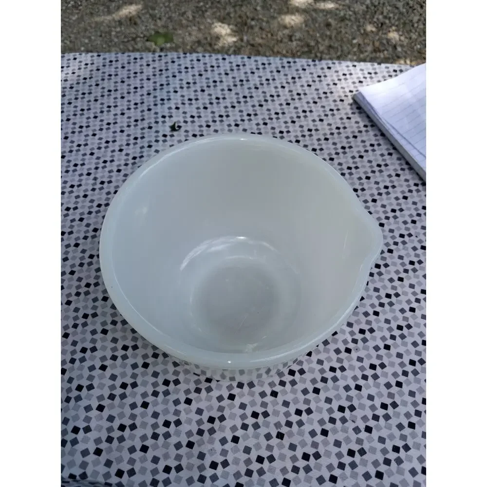 Vintage Sunbeam Glasbake 20CJ White Milk Glass Mixing Bowl